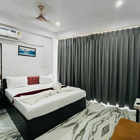 Hotel Vinayak Plaza Varanasi Luaran gambar