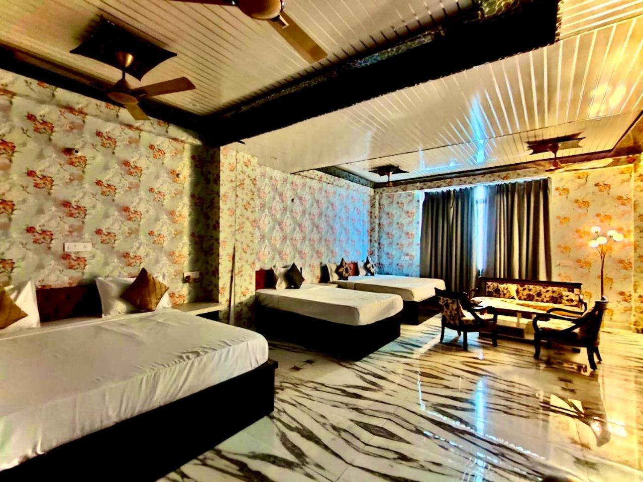 Hotel Vinayak Plaza Varanasi Luaran gambar